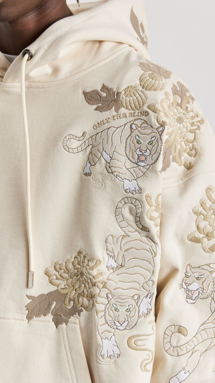 Complex Tiger Design